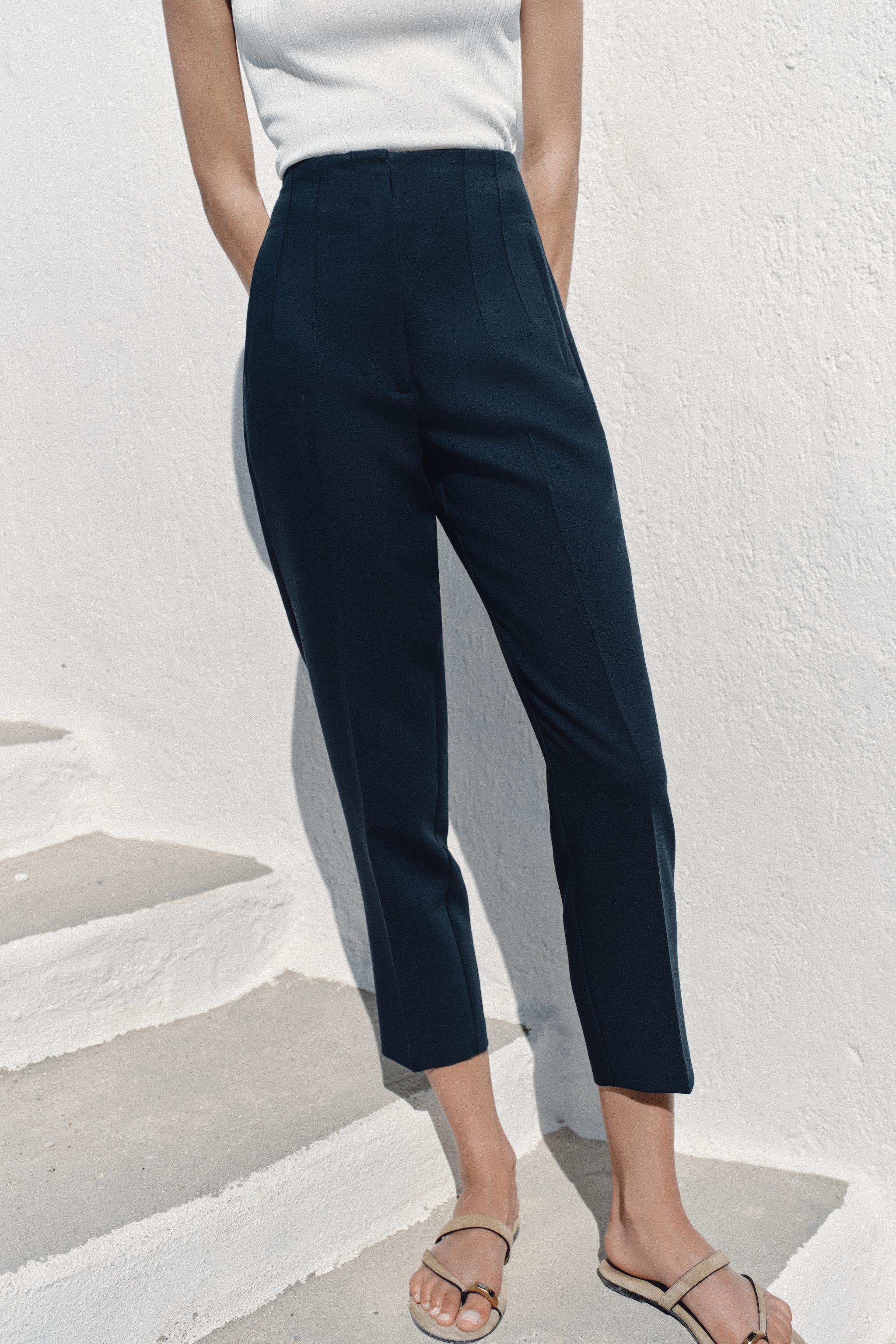 HIGH-WAISTED PANTS