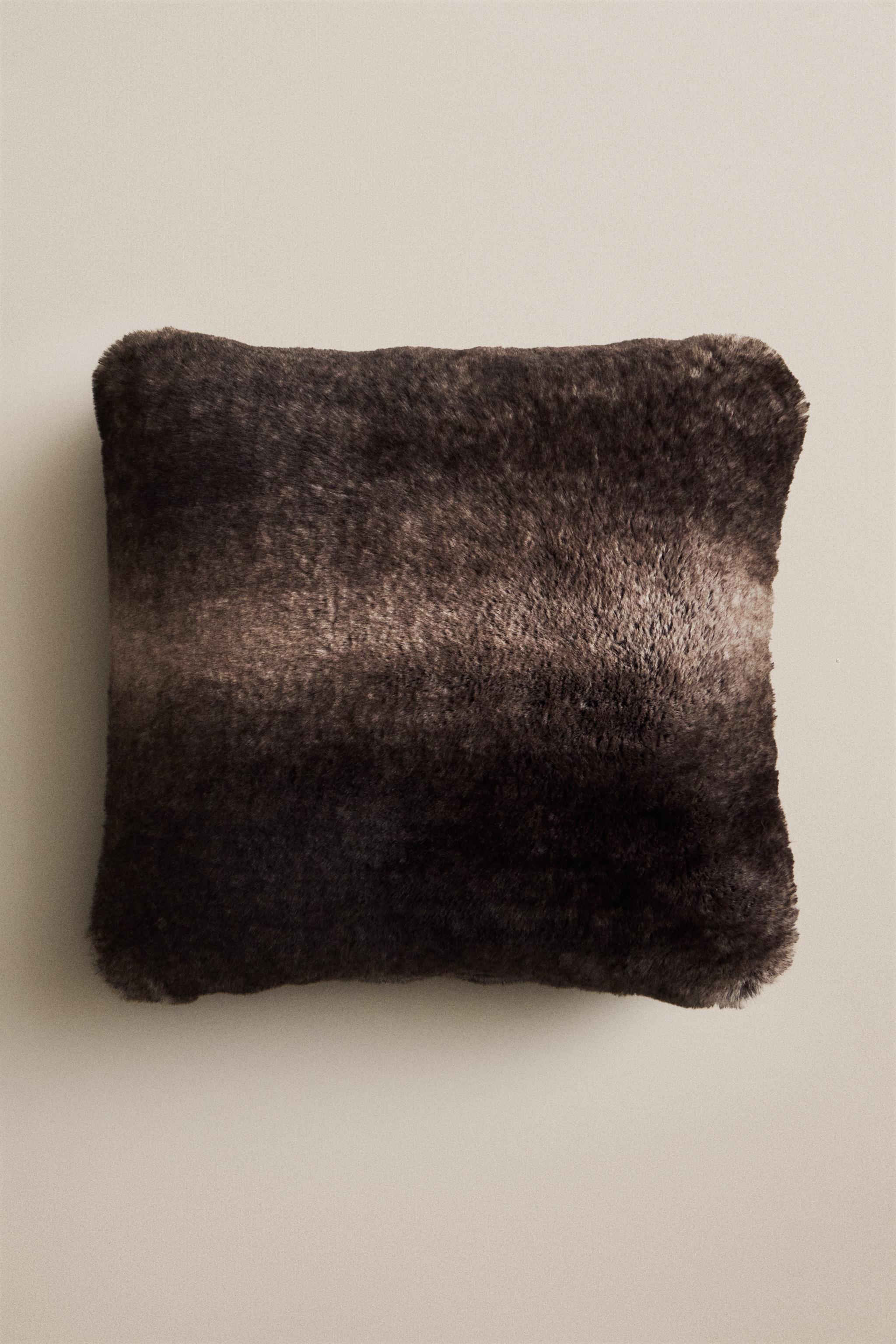 HOUSSE DE COUSSIN FOURRURE DÉGRADÉE