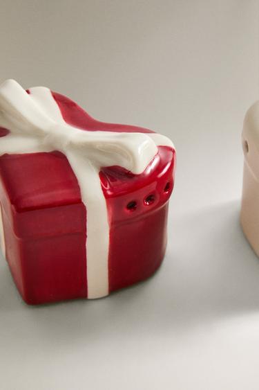 CHRISTMAS GIFT SALT AND PEPPER SHAKER SET - Red by Zara - Image 2