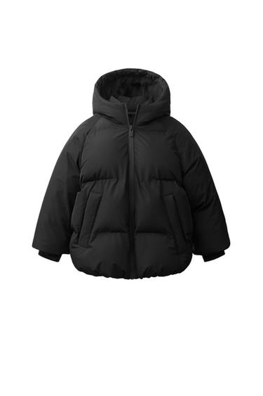 PROŠÍVANÝ KABÁT S KAPUCÍ WATER REPELLENT - Černá od Zara