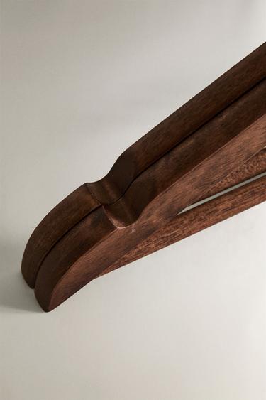 PACK OF WOODEN FINISH SHIRT HANGERS (PACK OF 2) - Dark brown by Zara - Image 2