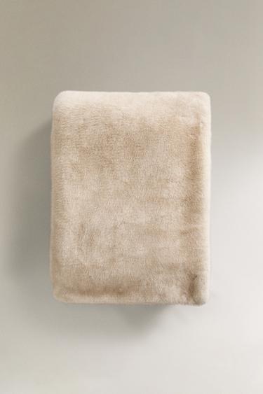 MANTA PELO CONTRASTE - Beige claro de Zara