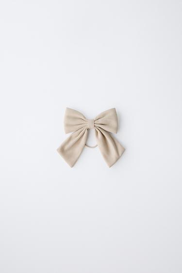 PIQUÉ BOW SCRUNCHIE - Ecru by Zara