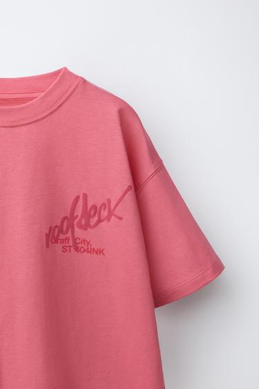 T-SHIRT À IMPRIMÉ GRAFFITI - Rose / Blanc de Zara - Image 2