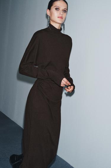 VESTIDO MIDI PUNTO CUT OUT - Marrón de Zara