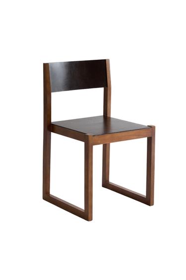 LEATHER CHAIR WITH WOODEN STRUCTURE - Dark burgundy by Zara