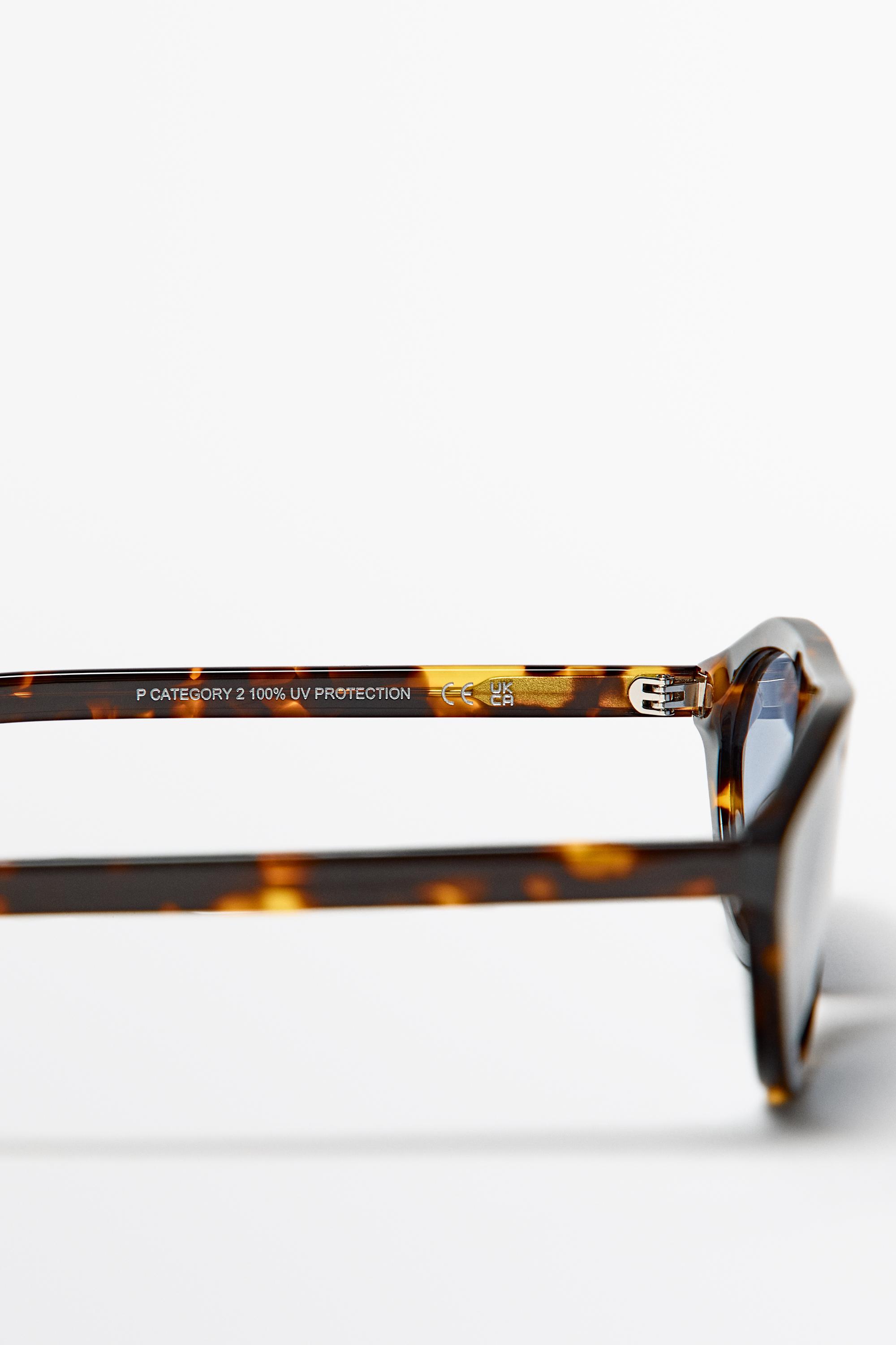Oval sunglasses