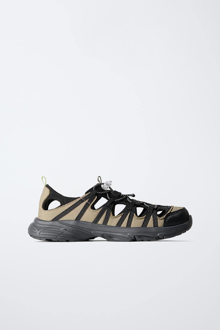 ZAPATILLA DEPORTIVA CANGREJERA