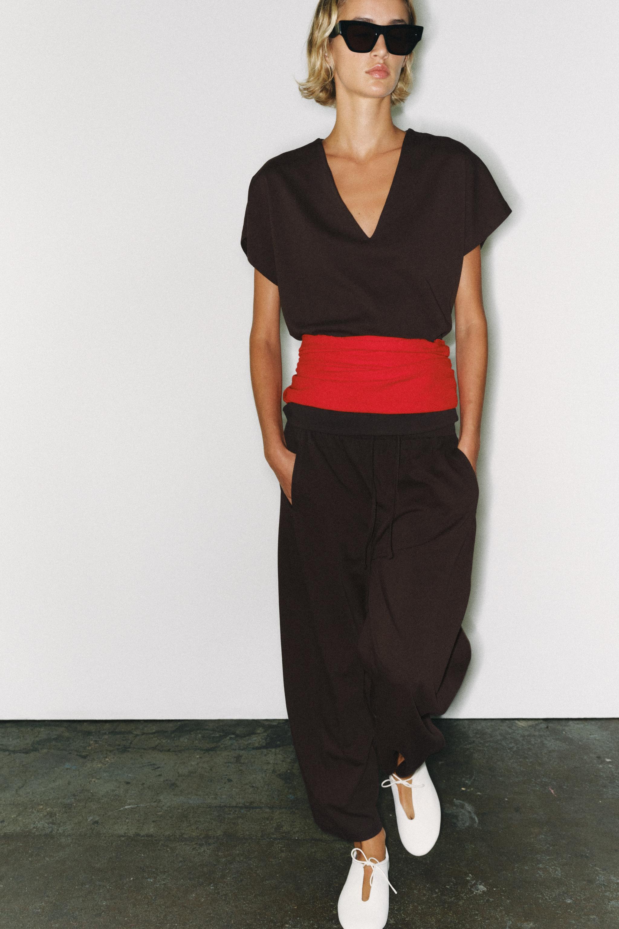 V-NECK T-SHIRT