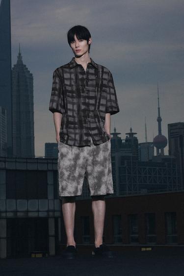 ABSTRACT PRINT TEXTURED BERMUDA SHORTS - Grey by Zara