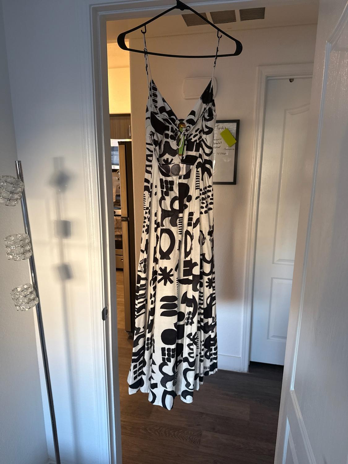 VESTIDO CUT OUT ESTAMPADO - Image 3