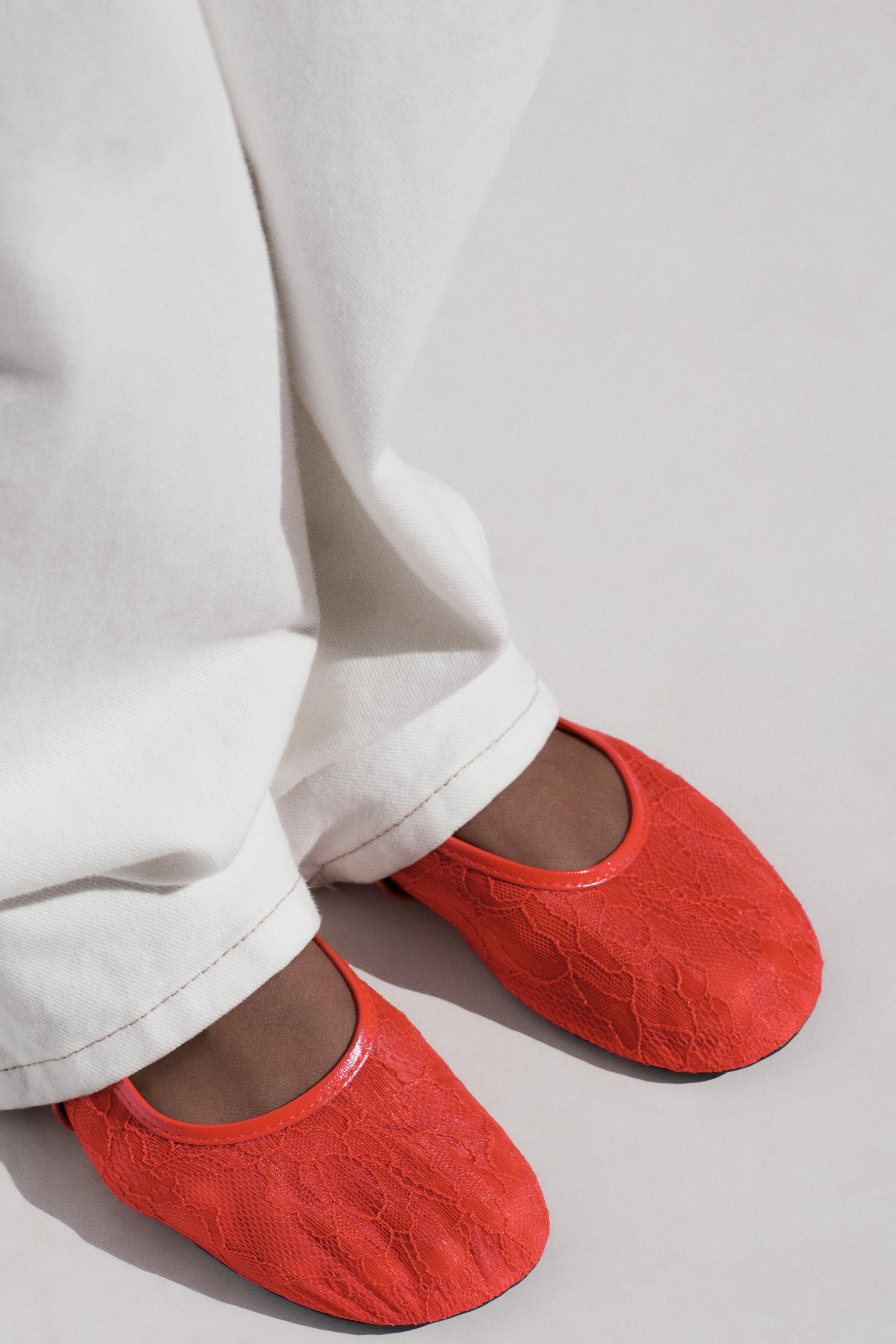 スペイン発送 ZARA ダブルストリップレースバレリーナ 数量限定 ダブルストラップレースバレリーナ - レッド | ZARA Japan / 日本