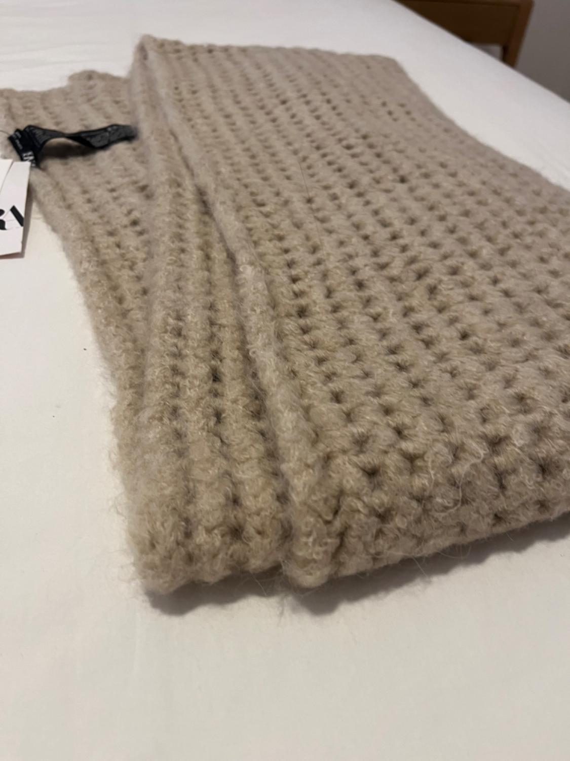 OPEN KNIT SCARF - Image 4