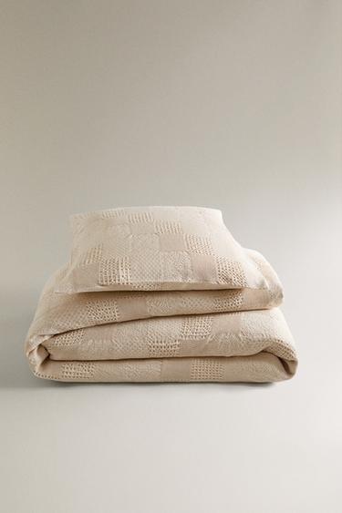 COLCHA PATCHWORK - Beige oscuro de Zara