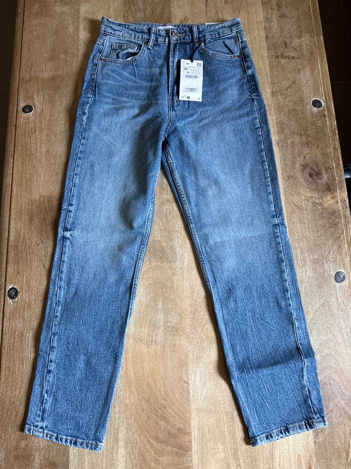 TRF MOM FIT HIGH-WAIST JEANS