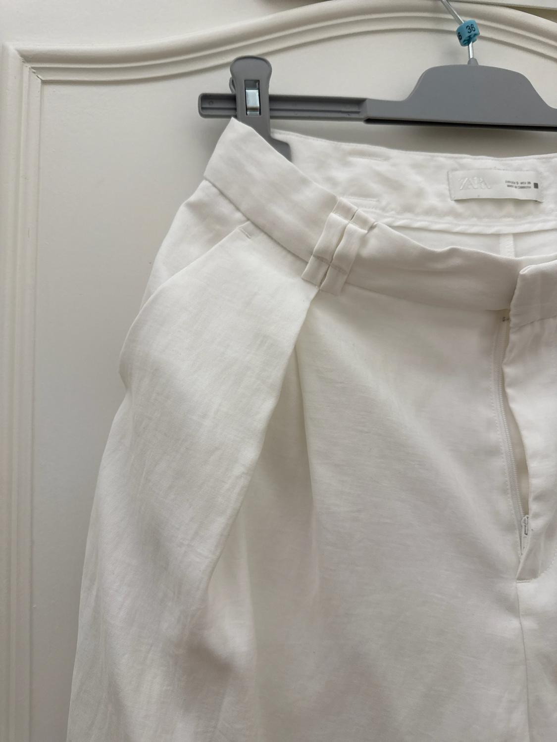 BELTED BERMUDA SHORTS WITH DARTS - Image 2