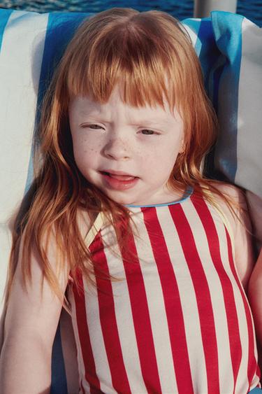 Zaras ZARA TIMELESS - RANDIG BADDRÄKT - Naturfärg/röd