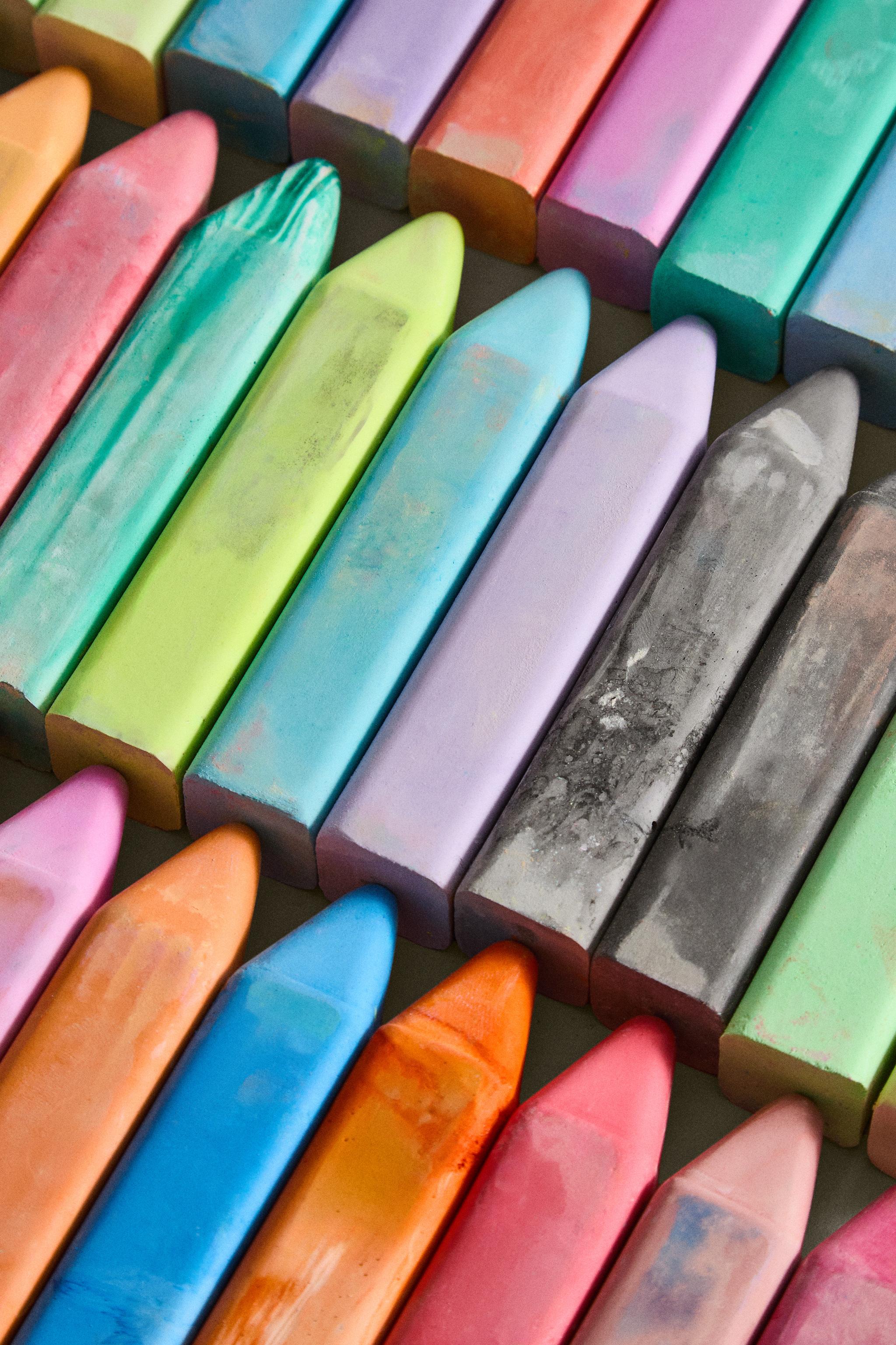 PACK OF COLOURED KIDS' CHALKS (PACK OF 36) — Multicoloured
