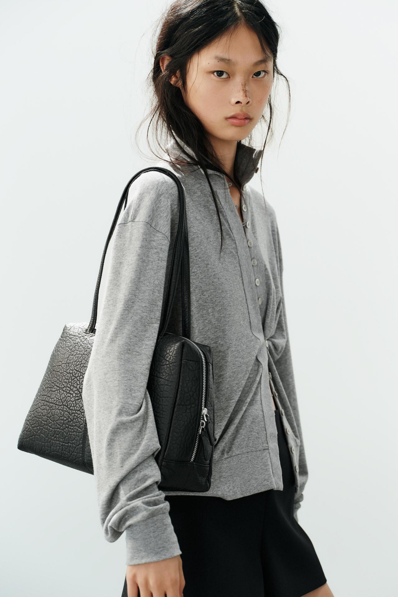 LEATHER SHOULDER BAG — Black