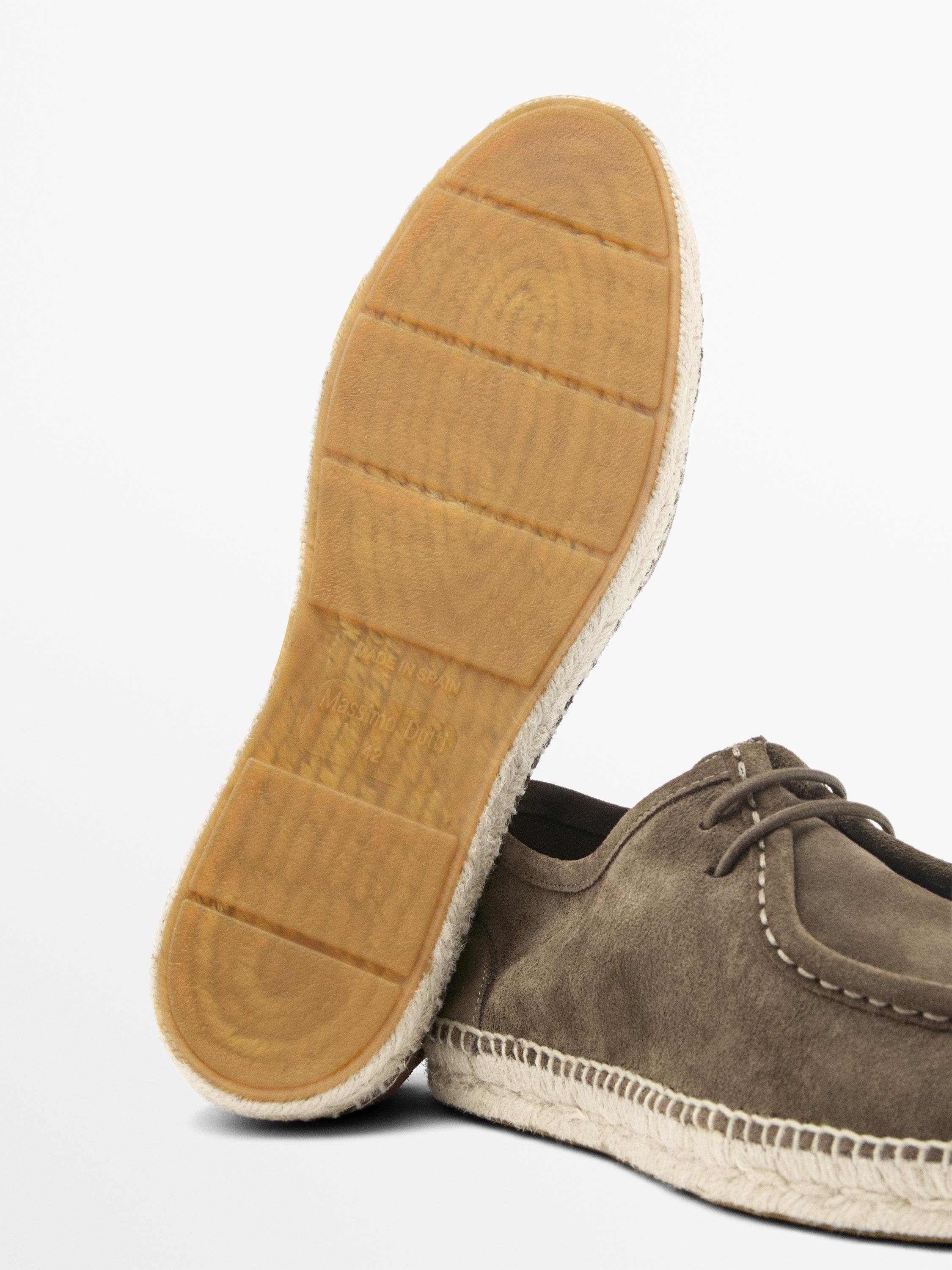 Split leather shoes with moc toe and jute sole