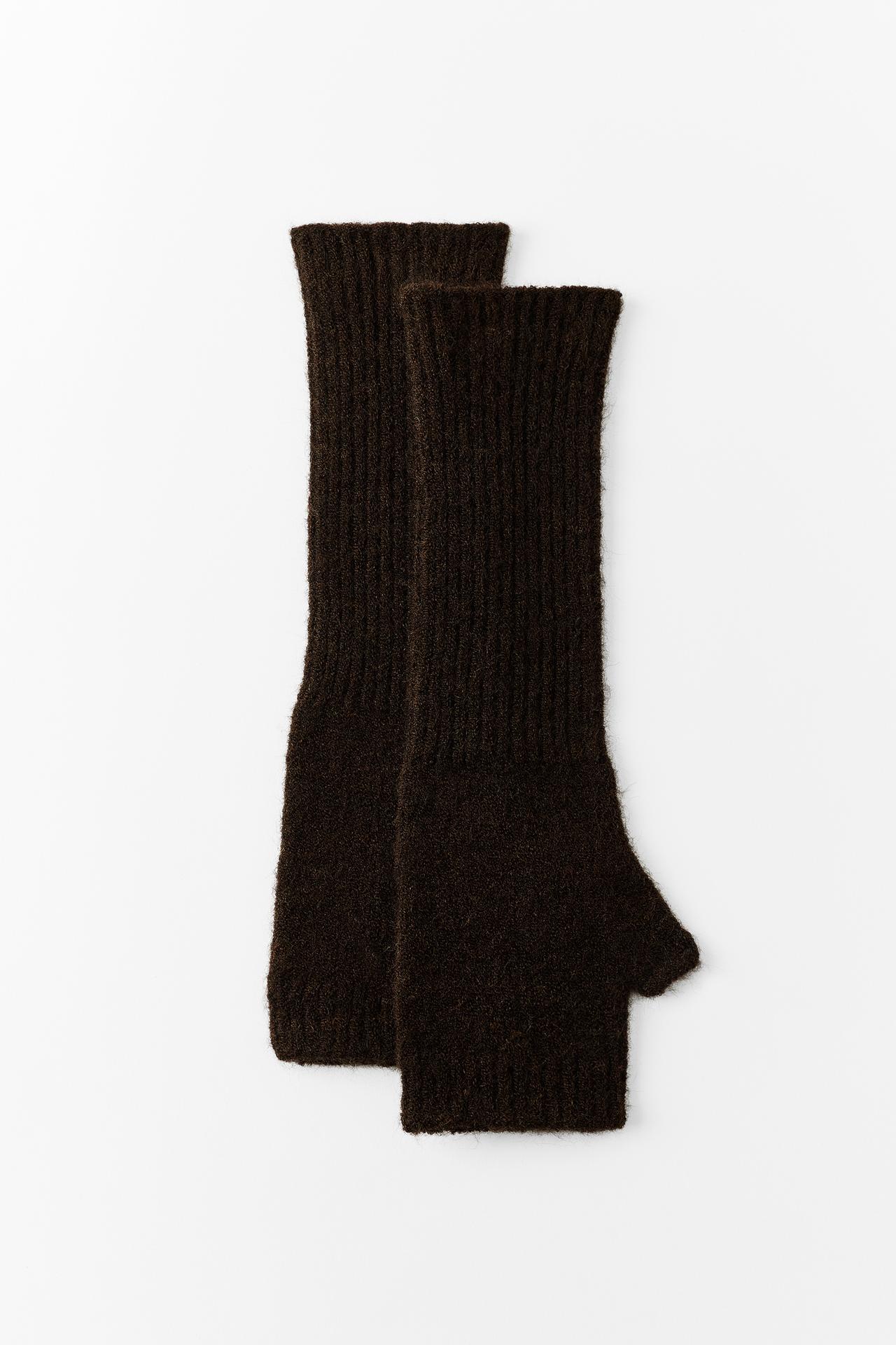 LONG KNIT MITTENS — Brown