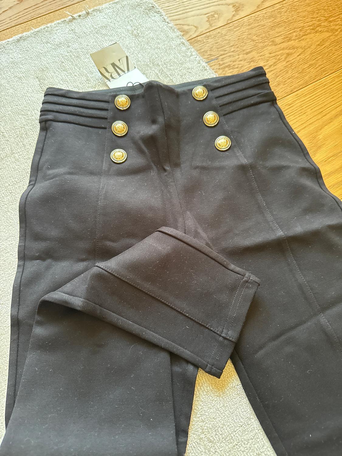 LEGGINGS WITH GOLD BUTTONS - Image 5