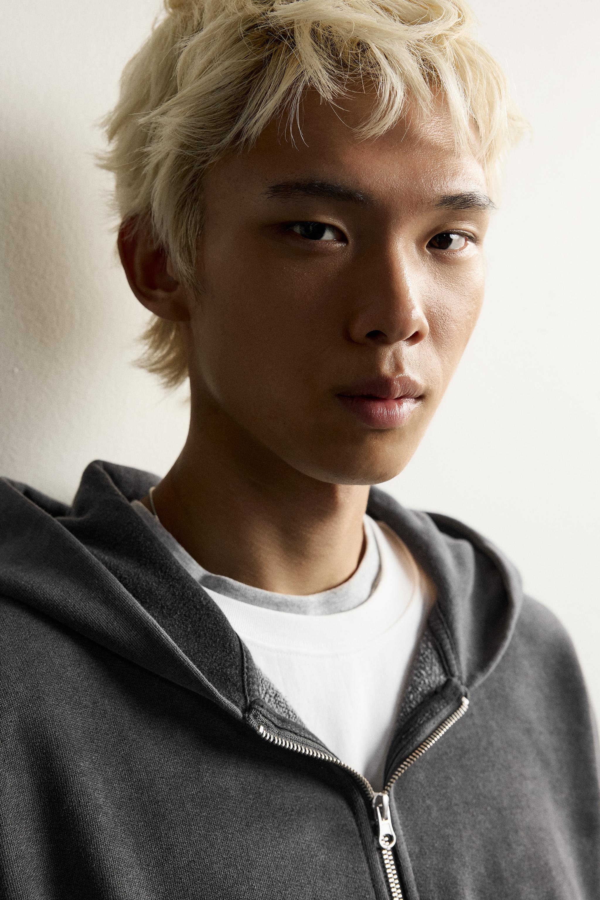 BASIC BOXY FIT ZIP-UP HOODIE