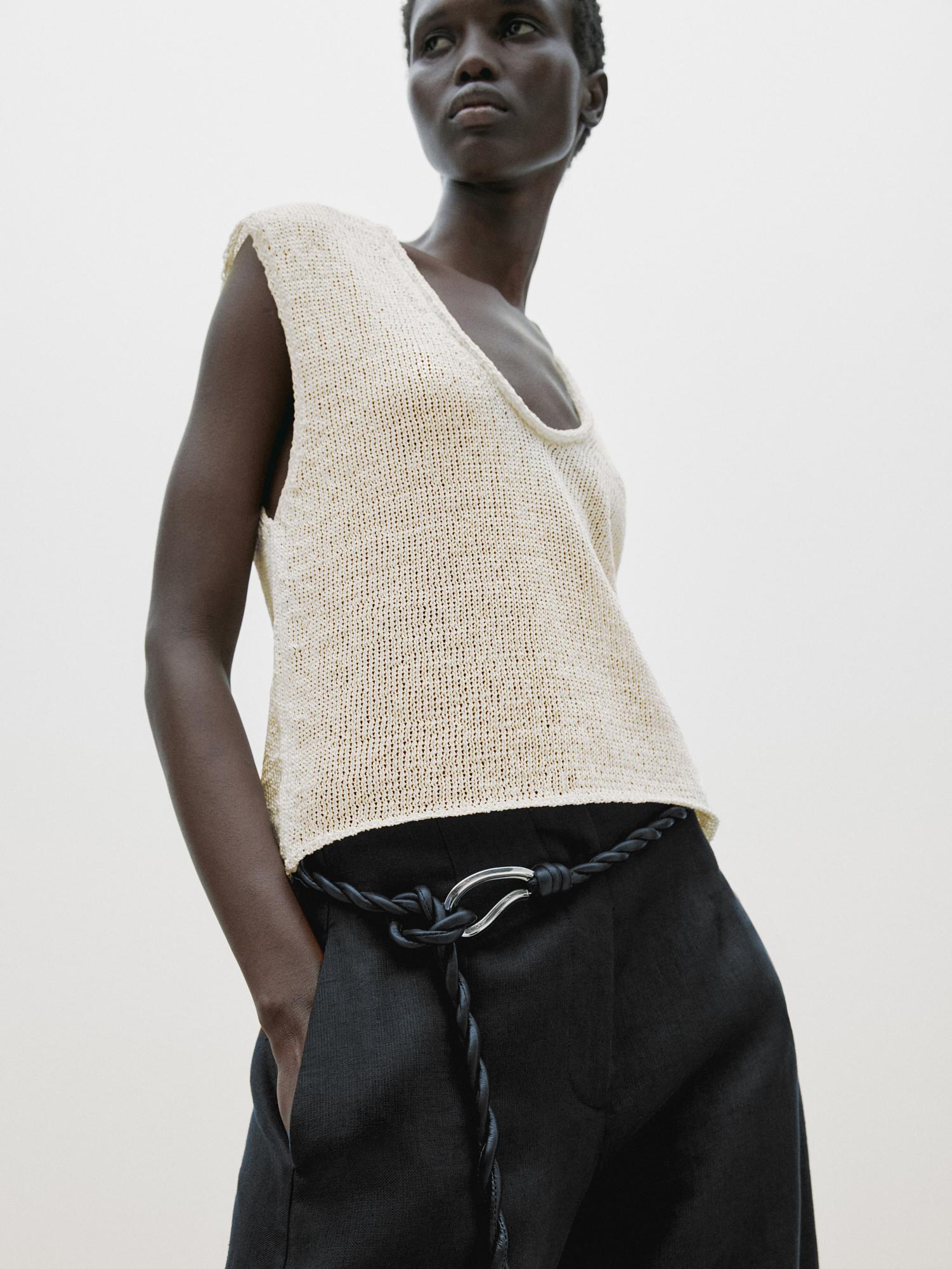 Knit top with neckline detail - Limited Edition