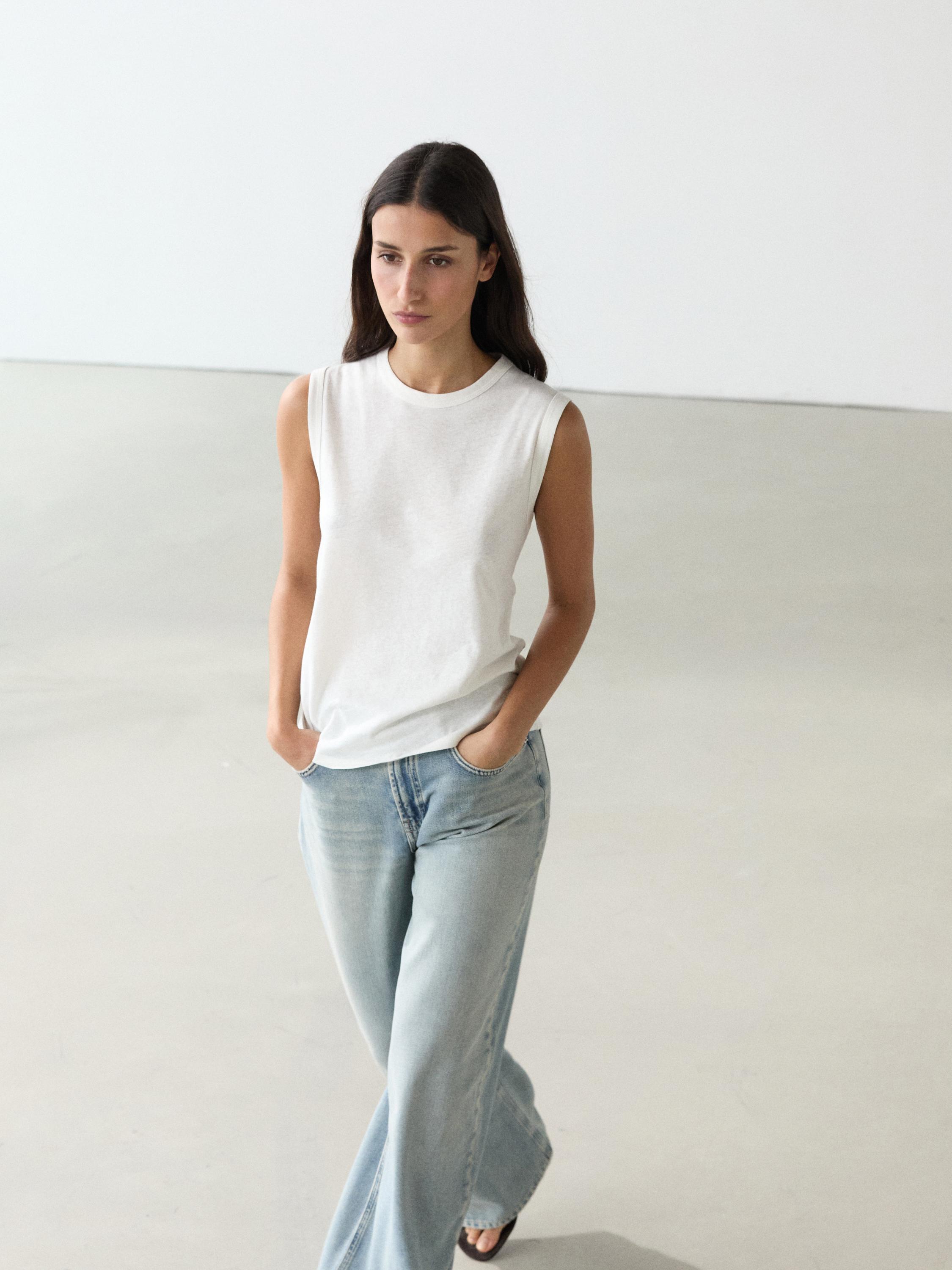 Sleeveless linen blend T-shirt