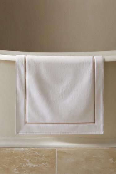 BATH MAT WITH TRIM - Beige by Zara