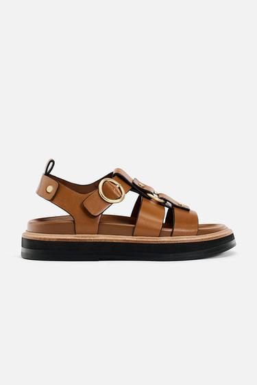 SANDÁLIA DE COURO COM FIVELA - Marrom da Zara