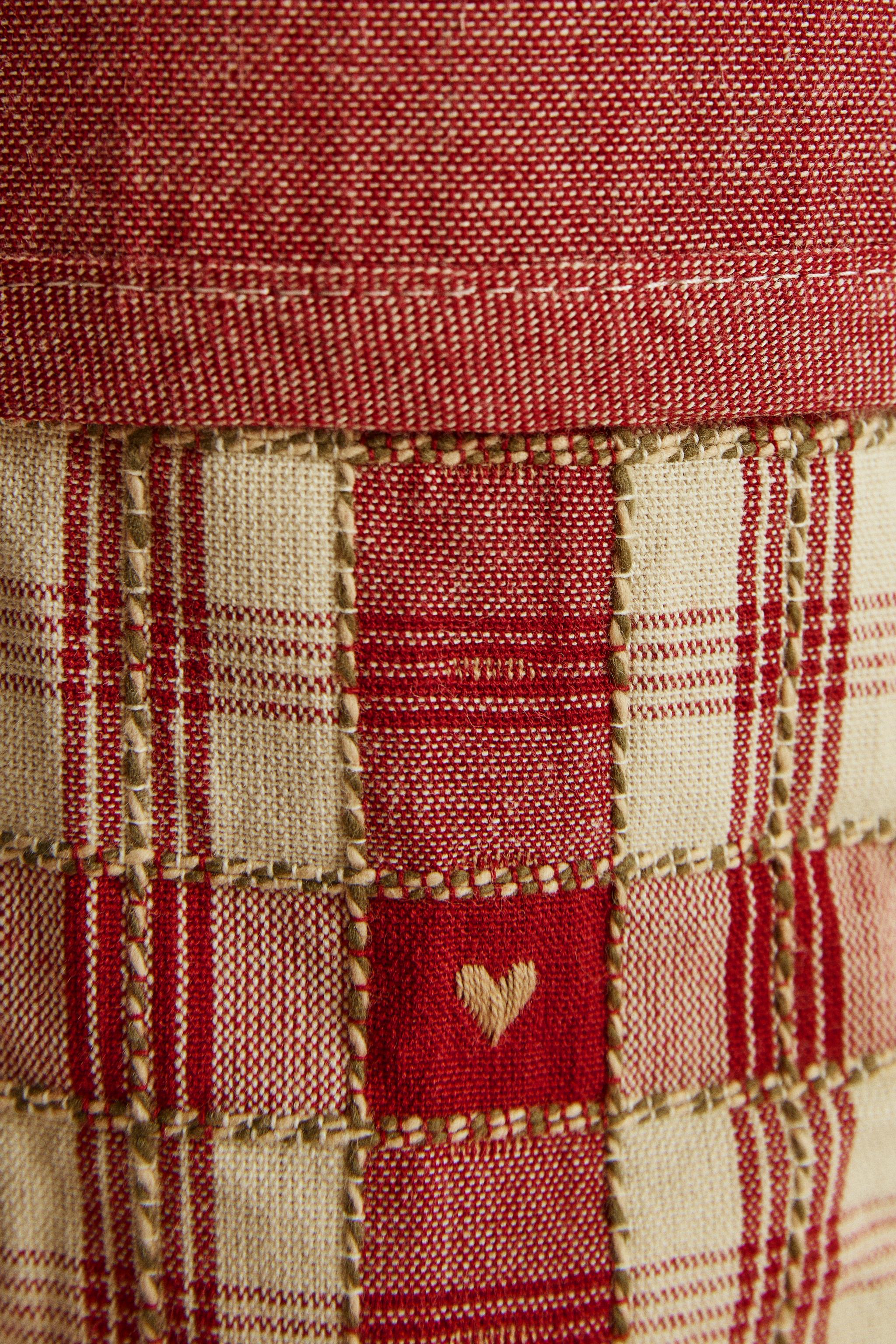CHRISTMAS CHECK AND HEART BREAD BASKET