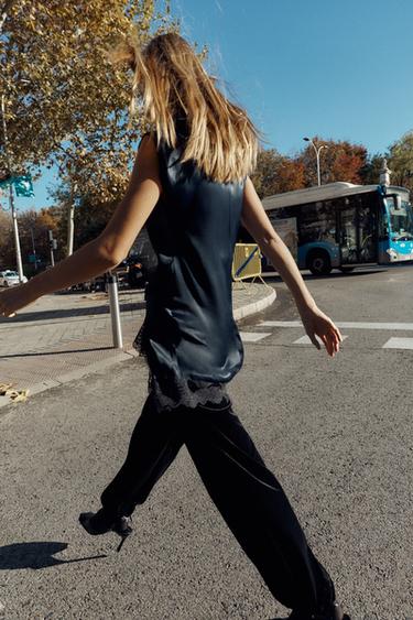 ROBE COURTE SATINÉE AVEC DENTELLE - Bleu marine de Zara - Image 4