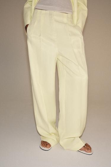 PANTALÓN PINZAS ZW COLLECTION - Amarillo de Zara