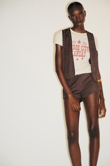 SHORT EFFET DAIM CLOUS - Chocolat de Zara - Image 2