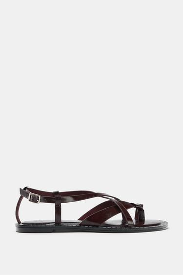 SANDALIA PLANA TIRAS CRUZADAS - Rojo Burdeos de Zara