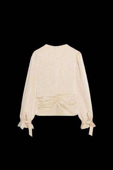 TAILLIERTE BLUSE MIT KNITTER-EFFEKT - Cremefarben von Zara