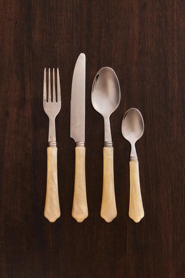 4-PIECE CUTLERY SET WITH MOTHER-OF-PEARL-EFFECT HANDLE - Pearl / Beige by Zara