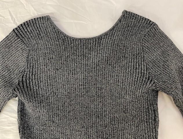 OPEN BACK METALLIC THREAD TOP - Image 7
