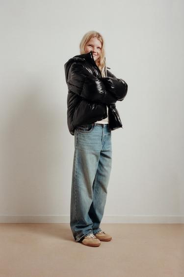 SHINY HOODED PUFFER JACKET WITH FAUX FUR LINING — ЧЕРНЫЙ от Zara