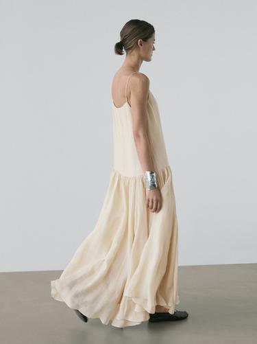 Robe midi fluide avec détail plissé - Écru de Zara - Image 0