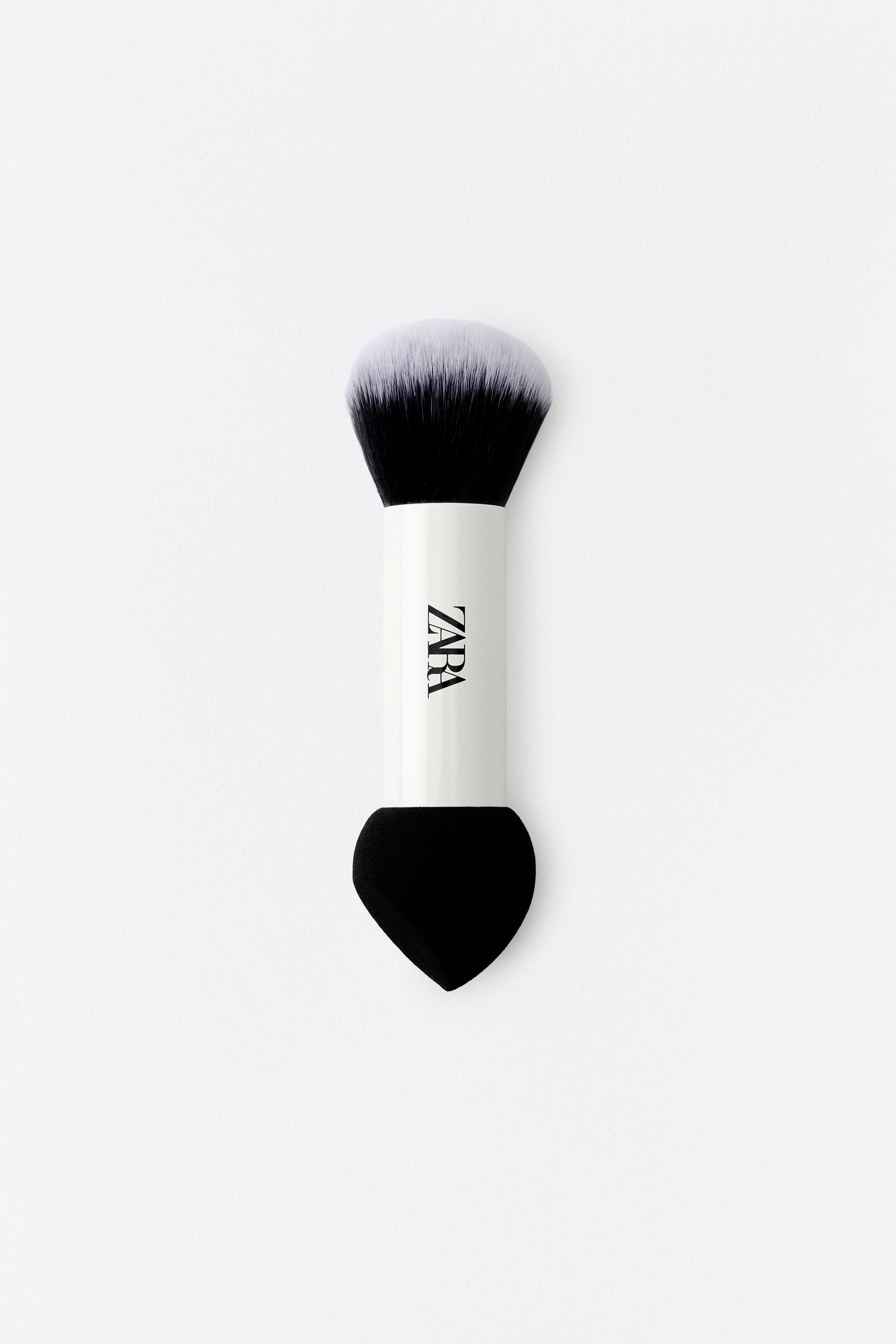 2 IN 1 FACE BRUSH + MAKEUP SPONGE