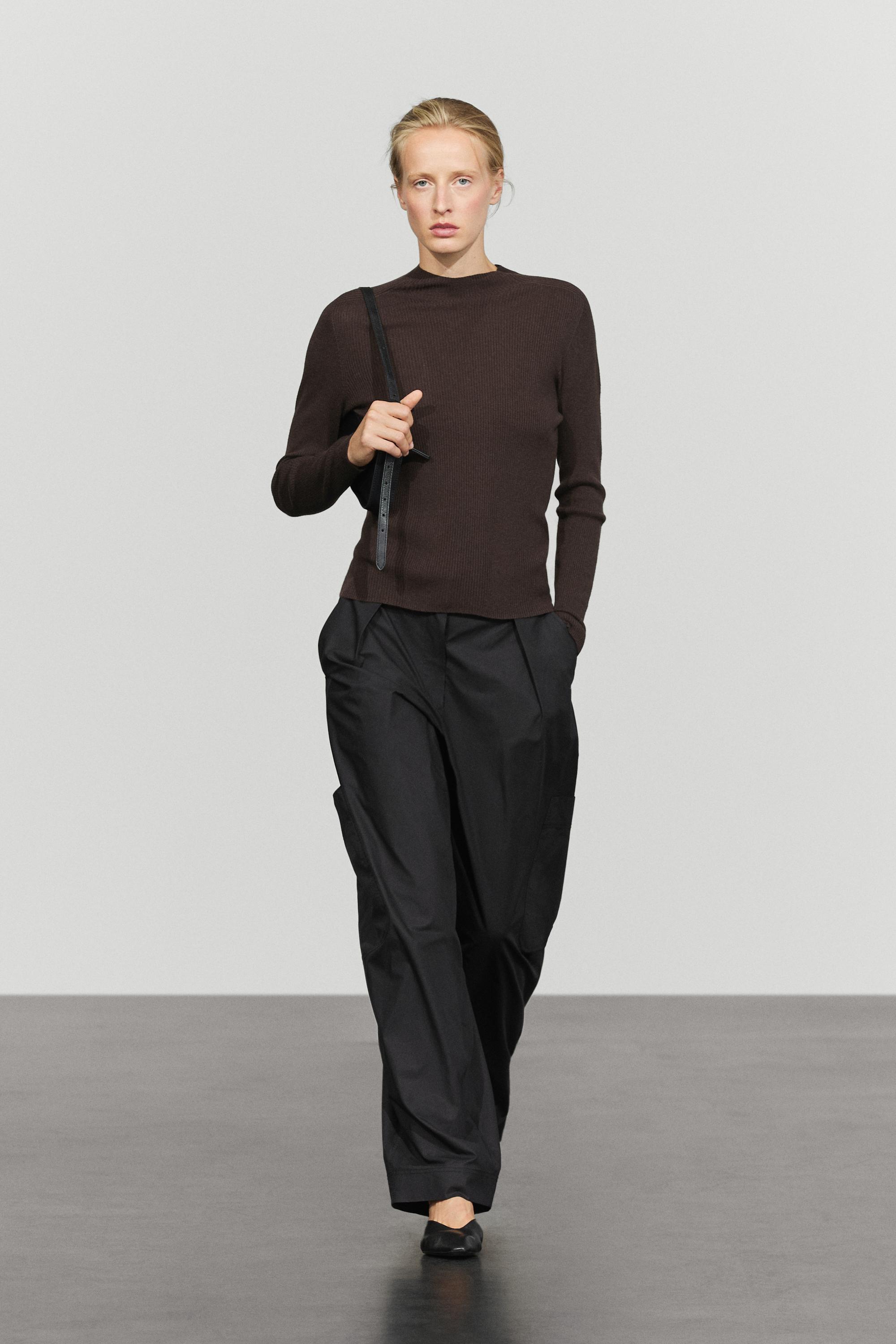 Ribbed knit mock turtleneck sweater — Mink marl