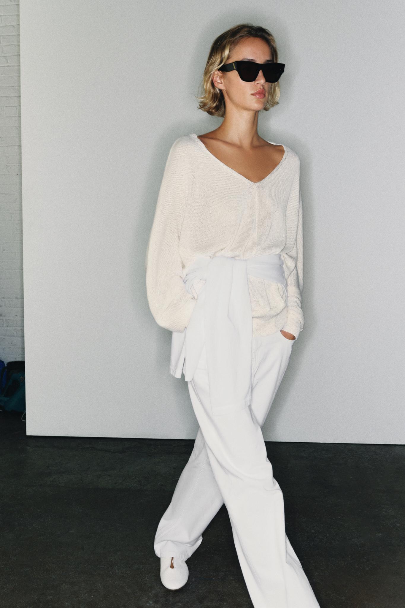 V-NECK KNIT JUMPER — Ecru