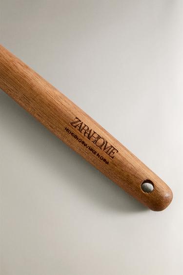 SILICONE AND WOOD SLOTTED SPOON - Cream by Zara - Image 4