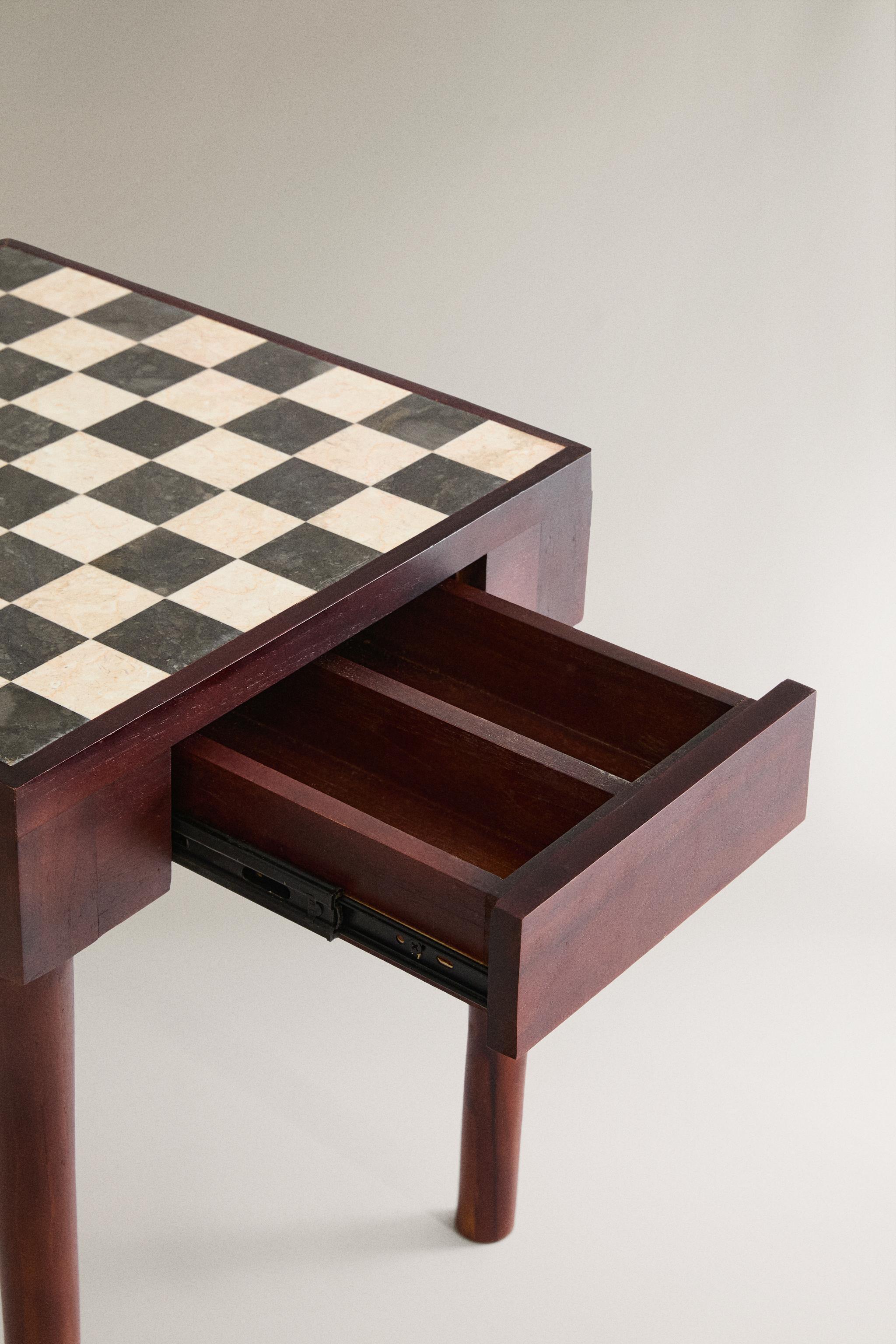 TEAK SIDE TABLE WITH MARBLE CHESS TOP - ブラック/ホワイト TEAK SIDE TABLE WITH MARBLE CHESS TOP - ブラック/ホワイト