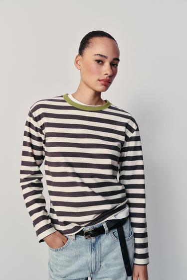 GESTREEPT T-SHIRT MET KRAAG - gestreept van Zara