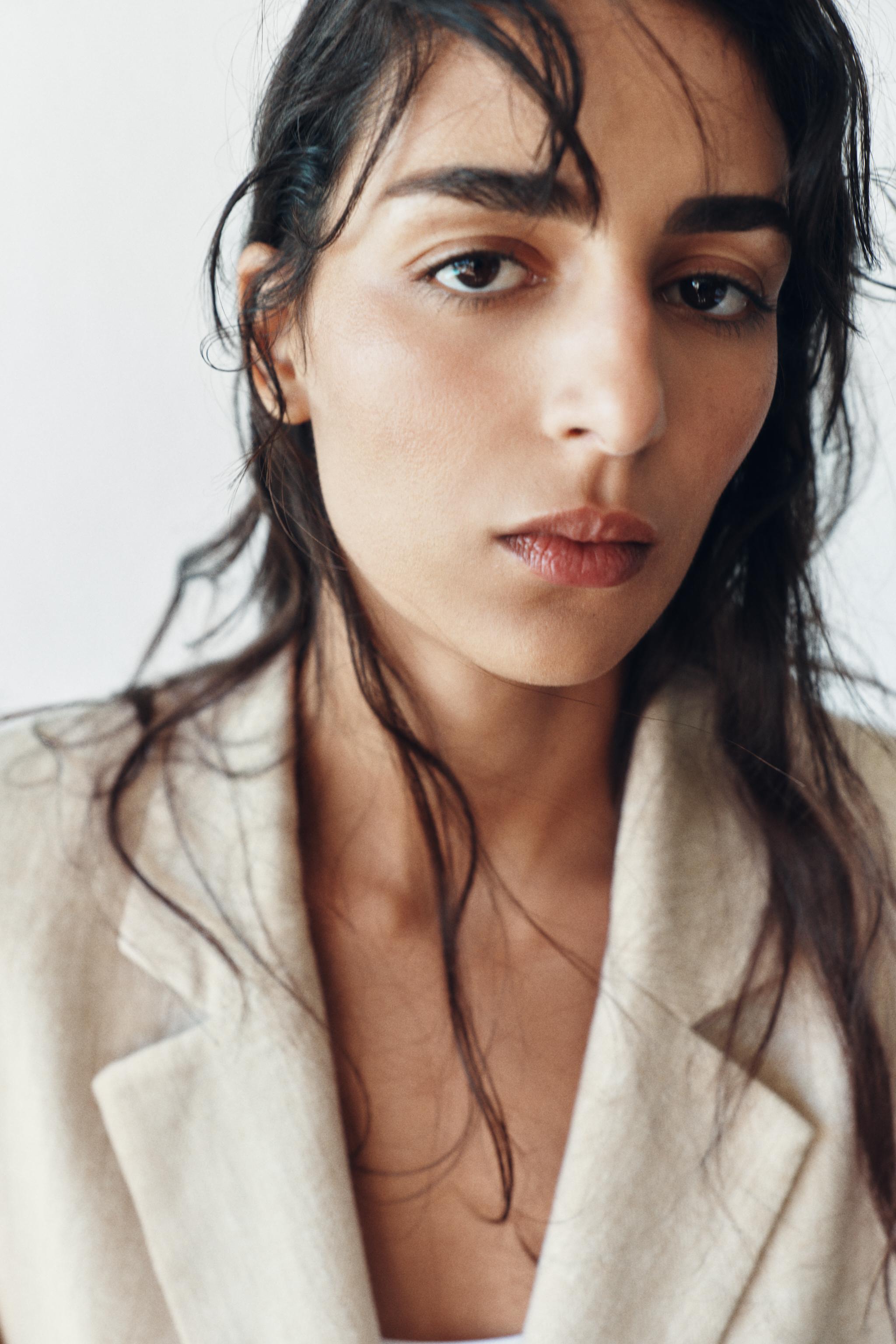 SHORT LINEN BLEND BLAZER WITH SHOULDER PADS