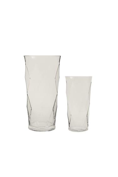 DECORATIVE TALL GLASS VASE - شفاف الخاص بـ Zara