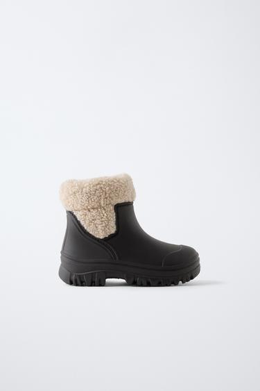 GUMMISTIEFEL MIT LAMMFELL - Schwarz von Zara - Bild 0